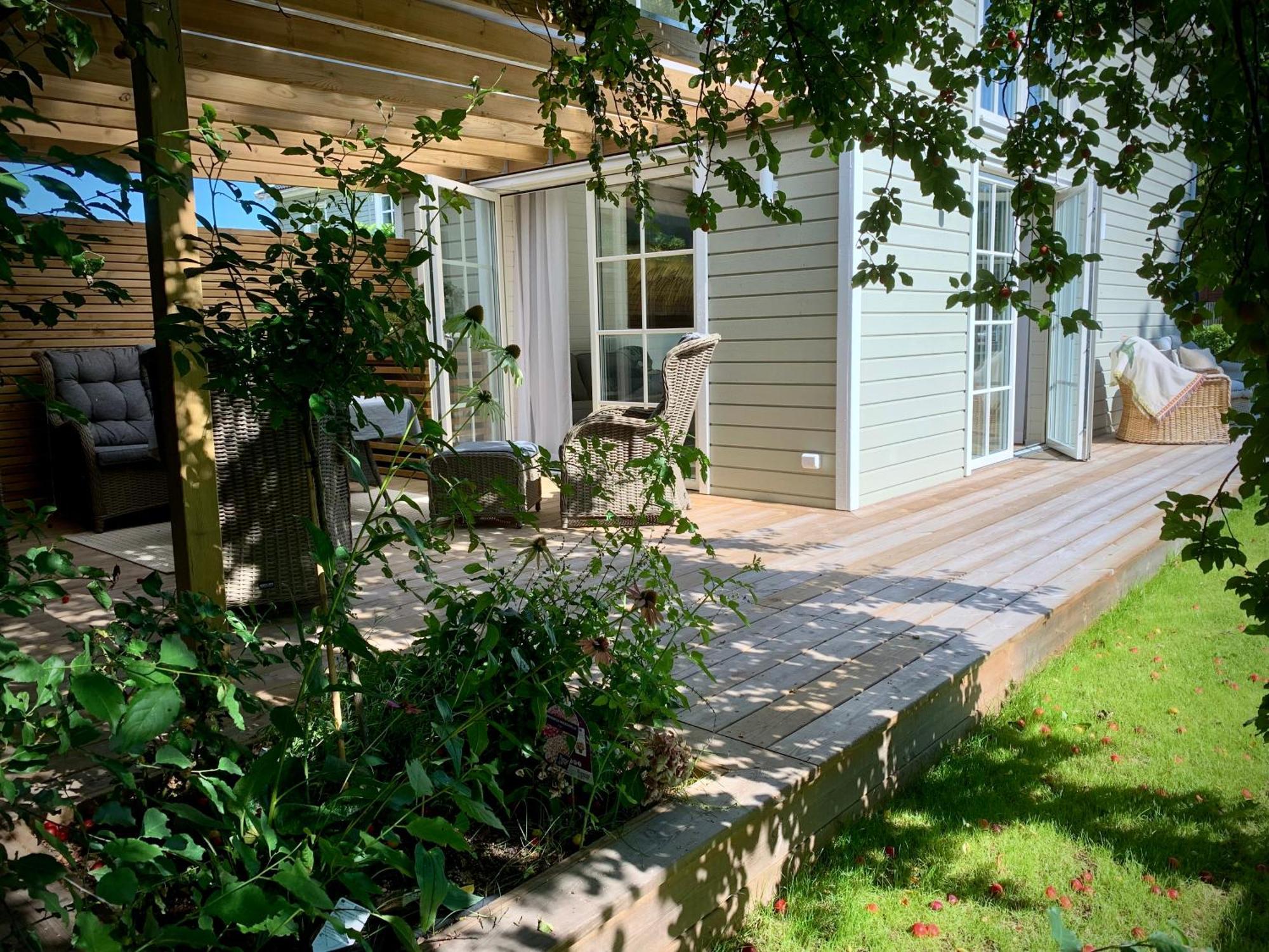 Strandnaera, Pergola, P-Plats I Hoellviken Εξωτερικό φωτογραφία
